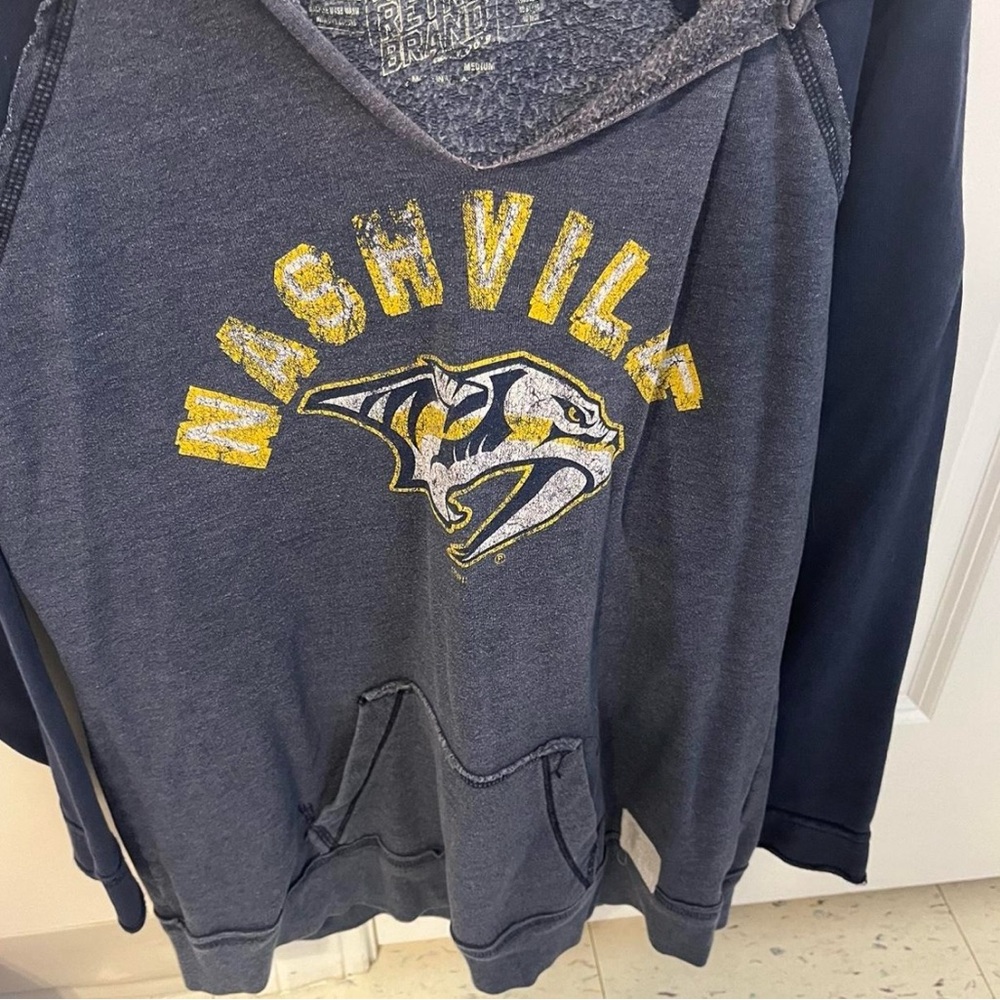 Nashville predators sweatshirt